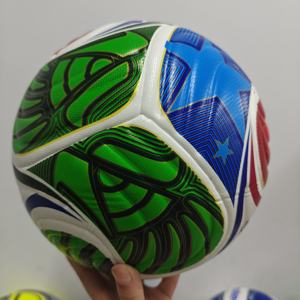 Balón de Fútbol de Competición y Entrenamiento Diseñado para Equipos y Jugadores Serios para las Exigentes Competiciones de 2026 - Product Image 6