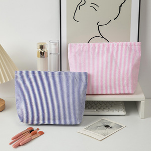 Bolsa de Maquillaje Personalizada <span class=keywords><strong>Freah</strong></span> Style para Mujer, Gran Capacidad, con Cierre, Diseño a Rayas, Tela Seersucker, Bolsa de Viaje para Cosméticos y Artículos de Aseo - Product Image 4