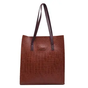 2024 wholesale fashion high quality customized free logo big artistical computer pu leather Alligator Patte tote style bag