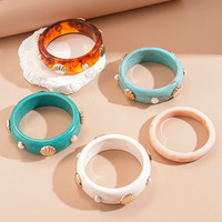 Minimalistische hoogglans parel armband met geometrisch rond hars detail, retro imitatie parel, voor Valentijnsdag