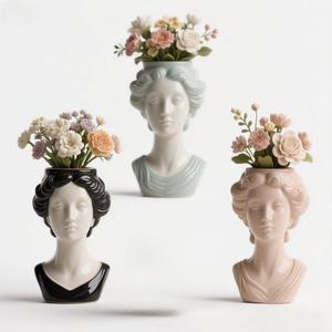 Jarrón con Cabeza de Mujer Española - Busto de Cerámica Pintado a Mano de 10 Pulgadas, Motivos de Rosas y Abanicos, Decoración del Hogar Andaluz - Product Image 4