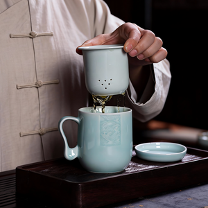 Tazza da Tè di Lusso in Porcellana Longquan Celadon con Infusore e Coperchio, 300ml, Design a Onde Marine, Fatta a Mano - Product Image 2