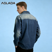 Veste en jean vintage personnalisée pour homme, coupe légèrement ample, style décontracté, avec motif minimaliste 'Monkey Stitch', bleu délavé avec ligne brillante