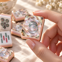 Ensemble de mahjong de luxe, tuiles en acrylique à 4 couches, design floral perlé iridescent, tuiles à fleurs vertes, cadeau en gros
