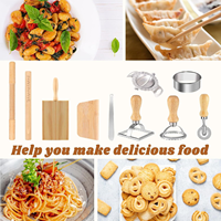 Ensemble de 9 pièces de boulettes italiennes Ensemble d'outils pour la fabrication de pâtes comprenant un coupe-pâtes en bois Grattoir à pâte Rouleau à pâtisserie Séchoir à pâtes