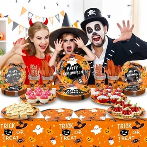 Assiettes en papier jetables en forme de citrouille en gros pour les fêtes d'Halloween, d'anniversaire, de vacances et les réunions de famille - Product Image 1