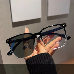 AVL15927 Unisex hombres mujeres miopes <span class=keywords><strong>gafas</strong></span> ligeras PC cuadrado fotocromático Marco <span class=keywords><strong>de</strong></span> borde completo lente reemplazable 1 pieza - Product Image 1