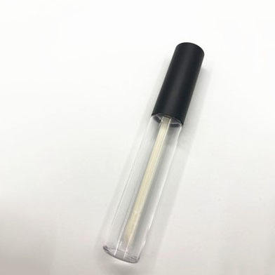 ลิปกลอสแบบหลอดพร้อมสีดำด้านด้านบน