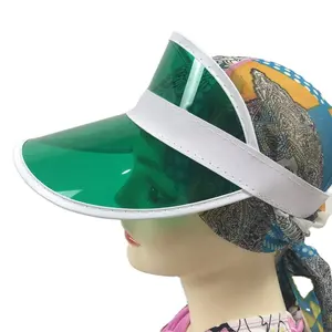 Usine personnalisée vente en gros fabricant promotion Protection UV transparent pare-soleil chapeau en plastique PVC visière chapeau coloré