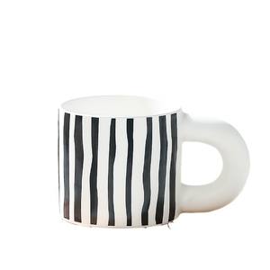 Mug en céramique minimaliste moderne, motif zèbre rayé, poignée épaisse, passe au lave-vaisselle et au micro-ondes, pour un usage quotidien - Product Image 4