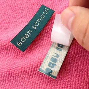 Etichetta Tessuta Damascata con Incollatura a Caldo Tagliata al Laser, Lavabile e Termoadesiva per Colletti di Abbigliamento e <span class=keywords><strong>Scarpe</strong></span> - Product Image 3