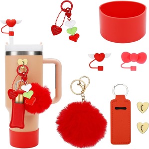 Pendentif pour gobelet 40OZ Set d'accessoires décoratifs Couvercle <span class=keywords><strong>de</strong></span> <span class=keywords><strong>paille</strong></span> anti-dérapant en silicone Sous-verre Fleur Charm Furry Ball Keychain - Product Image 6