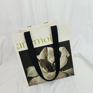 Sac cadeau en papier d'art personnalisé professionnel pour chaussures, vêtements, bijoux, emballage d'achats recyclés - Product Image 1