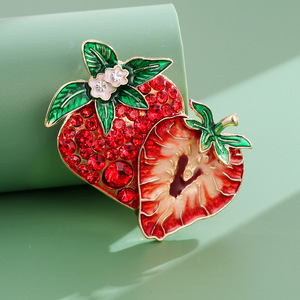Broche de <span class=keywords><strong>Fresa</strong></span> Rojo de Lujo, Elegante y Encantador, con Pedrería, de Aleación, para Mujer - Product Image 3