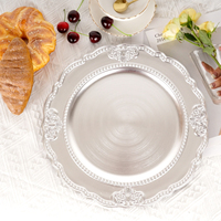 Assiette argentée avec motif de fleurs sur le bord Assiette de présentation en plastique Décoration de mariage, maison et cuisine Vente en gros