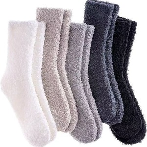 Calzini Morbidi in Pile Corallo per Tenere Caldi i Piedi in Inverno, Colore Unito Bianco e Nero, Versatili Calzini Natalizi - Product Image 6