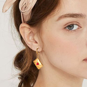 Nuevo Colgante <span class=keywords><strong>de</strong></span> Sobre Delicado <span class=keywords><strong>de</strong></span> Acero Inoxidable con Baño <span class=keywords><strong>de</strong></span> <span class=keywords><strong>Oro</strong></span> <span class=keywords><strong>de</strong></span> 18K y Dije <span class=keywords><strong>de</strong></span> Corazón Rojo, Joyería para Pendientes, Regalo <span class=keywords><strong>de</strong></span> Aniversario <span class=keywords><strong>de</strong></span> <span class=keywords><strong>Matrimonio</strong></span> - Product Image 3