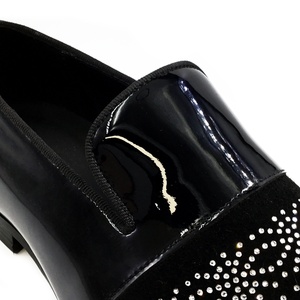 Chaussures habillées Oxford de luxe pour hommes en cuir brillant de haute qualité, faites à la main, durables, à motif spécial, personnalisables avec logo du fabricant - Product Image 5