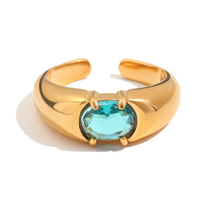Anillo moderno de latón chapado en oro de 18 quilates con aguamarina ovalada natural engastada en garras para mujer, joyería de compromiso, piedra de nacimiento de marzo - Product Image 1