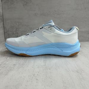 รองเท้าวิ่งเดินผู้ชายแบรนด์ดีไซน์หรูหรา รุ่นปี 2026 สไตล์บาสเก็ตบอล แบบผูกเชือก ระบายอากาศได้ดี สวมใส่สบาย - Product Image 3