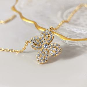 Trendy <b>Fashion</b> <b>Pendant</b> <b>Necklaces</b> Gold Plated Jewelry Paved Bling CZ Zirconia Flower <b>Necklace</b> for Women - Product Image 2