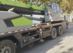 Grue sur camion Zoomlion 25 tonnes modèle ZTC250A de 2020 avec flèche à 5 sections (longueur 41 m), moteur et pompe inclus - Product Image 3