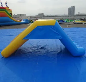 Poolおもちゃ3メートルロングインフレータブル水子供のためのスライド