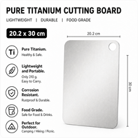 Planche à découper légère en titane pur, planche à découper portable de qualité alimentaire pour le camping en plein air avec trou de suspension