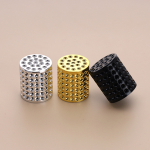 In vendita Low MOQ Multi forma all'ingrosso di lusso in <span class=keywords><strong>plastica</strong></span> nera Fea 15 accessori cosmetici tappi per bottiglia di profumo Parfum coperchi - Product Image 6