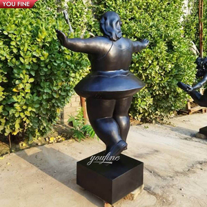 Escultura de Bronce de Mujer Gorda, Estilo Abstracto, Tamaño Real, de <span class=keywords><strong>Fernando</strong></span> Botero, para Jardín Exterior - Product Image 2