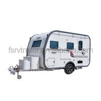 Camping-car de luxe de style moderne avec cuisinière à induction, pour usage familial, mini-caravane tout-terrain pour voyages.
