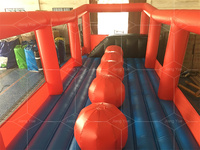 Parcours d'obstacles gonflable Wipeout avec grosses balles rouges pour la vente