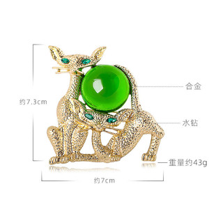<span class=keywords><strong>Vintage</strong></span> Golden Cat Pussy Kitten Green Glass Azure Stone Ball Crystal Stone Aleación de piedra Pin de pecho Poodle Esmalte Pin para mujeres y hombres - Product Image 2