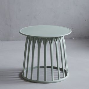 Escritorio y taburete de té de plástico redondo versátil de arte nórdico de diseño creativo para habitación de apartamento pequeño esquina jardín al aire libre - Product Image 2