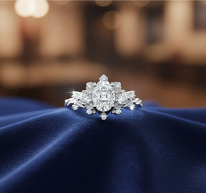 Bague de fiançailles pour femme en moissanite plaquée or 18 carats, taille ovale, motif floral, sertissage à griffes, style romantique, bijoux - Product Image 5
