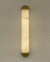 Applique murale LED Long Lira en albâtre, design moderne en laiton pour salon