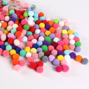<span class=keywords><strong>Pompons</strong></span> acryliques pour décoration de Noël - Product Image 1