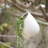 Mini pot de fleurs suspendu en céramique blanche en forme de tambour pour plantes artificielles