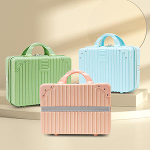 Estuche Cosmético Cuadrado Retro, Mini Bolsa de Viaje Ligera con Cierre, Diseño con Remaches de Color Sólido para Viajes de Ocio - Product Image 1