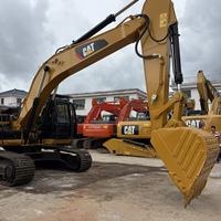 Excavatrice CAT 325D2L, poids en ordre de marche de 25 tonnes, godet de 1,3 m, moteur de 140 kW, modèle 2019