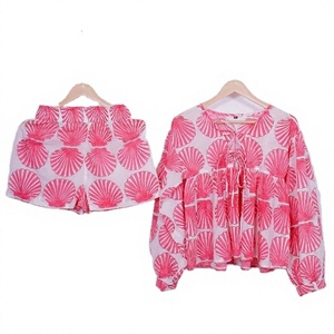 Conjunto Casual Largo hasta la Rodilla con Estampado de Conchas, Tacto Suave, 100% Algodón, Cordón Ajustable, Borlas, Dori, Pijama de 2 Piezas para Fiesta o Estilo de Vida Activo - Product Image 1