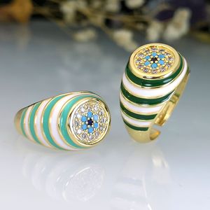 Bague ouverte réglable à motif ondulé texturé pour femme - Product Image 2