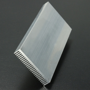 Dissipateur thermique en profilé d'aluminium 100x41x8mm à montage en surface pour circuits intégrés LED et transistors - Product Image 4