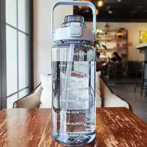 Özel 64oz bpa ücretsiz taşınabilir spor plastik motivasyon yarım galon su şişesi ile saman/zaman işaretleyici