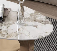 Table basse ovale exquise pour la maison, base en forme de boule dorée, design unique, table à thé, table d'appoint pour la maison, l'hôtel, la villa, le salon