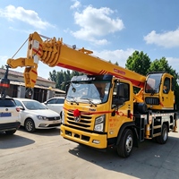 Grue de camion Dongfeng 12 tonnes certifiée CE, directement d'usine, grue hydraulique personnalisée de 31 m pour l'installation de murs-rideaux en verre en grande hauteur