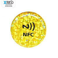 Autocollant de suivi d'étiquette NFC époxy personnalisé pour médias sociaux étiquette de chien téléphone autocollant NFC époxy