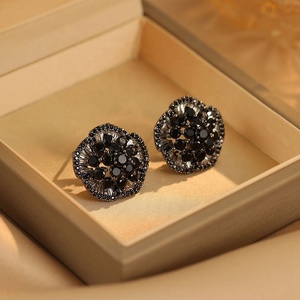 Boucles d'oreilles tendance ED63510 avec zircon et alliage de laiton plaqué rhodium/or, bijoux cadeau pour femme - Product Image 1
