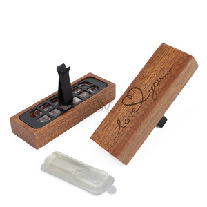 Nuovo Arrivo 2025 Deodorante per <span class=keywords><strong>Auto</strong></span> <span class=keywords><strong>in</strong></span> Stile Moderno Diffusore di Profumo Clip per Bocchetta d'Aria Idea <span class=keywords><strong>Regalo</strong></span> - Product Image 1