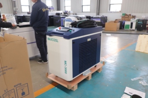 Macchina <span class=keywords><strong>laser</strong></span> pulitore 1000w 2000w 3kw 6000w macchina per la pulizia <span class=keywords><strong>Laser</strong></span> in fibra per la rimozione della ruggine olio macchia ola pittura - Product Image 3
